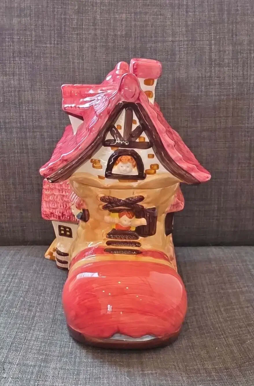 Vintage Mother Hubbard The Old Woman Who Lived in a Shoe Ceramic Cookie Jar
